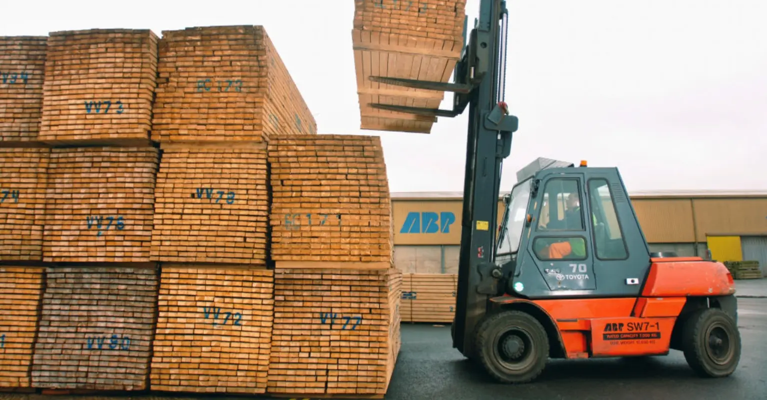 Man cut in half by forklift shares horrifying photo of moment it fell on him