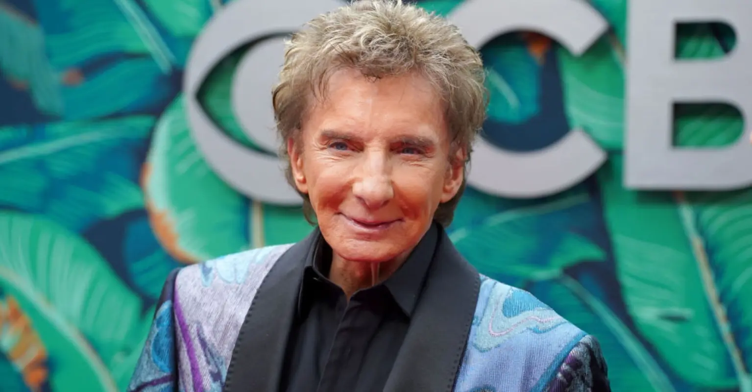 Fans stunned by how youthful singer Barry Manilow looks days before his 80th birthday