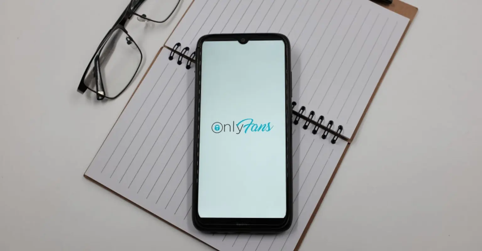 OnlyFans star shuts down Piers Morgan with 6 words when he asks about her kids seeing her content