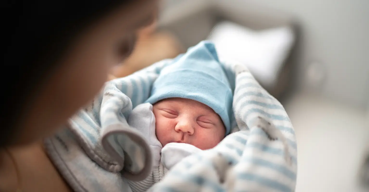 Influencer who gave birth while in coma finally wakes to meet her baby for first time