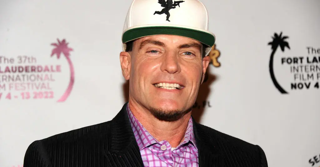 Vanilla Ice pokes fun at Miranda Lambert at concert: 'Take all the selfies you want'