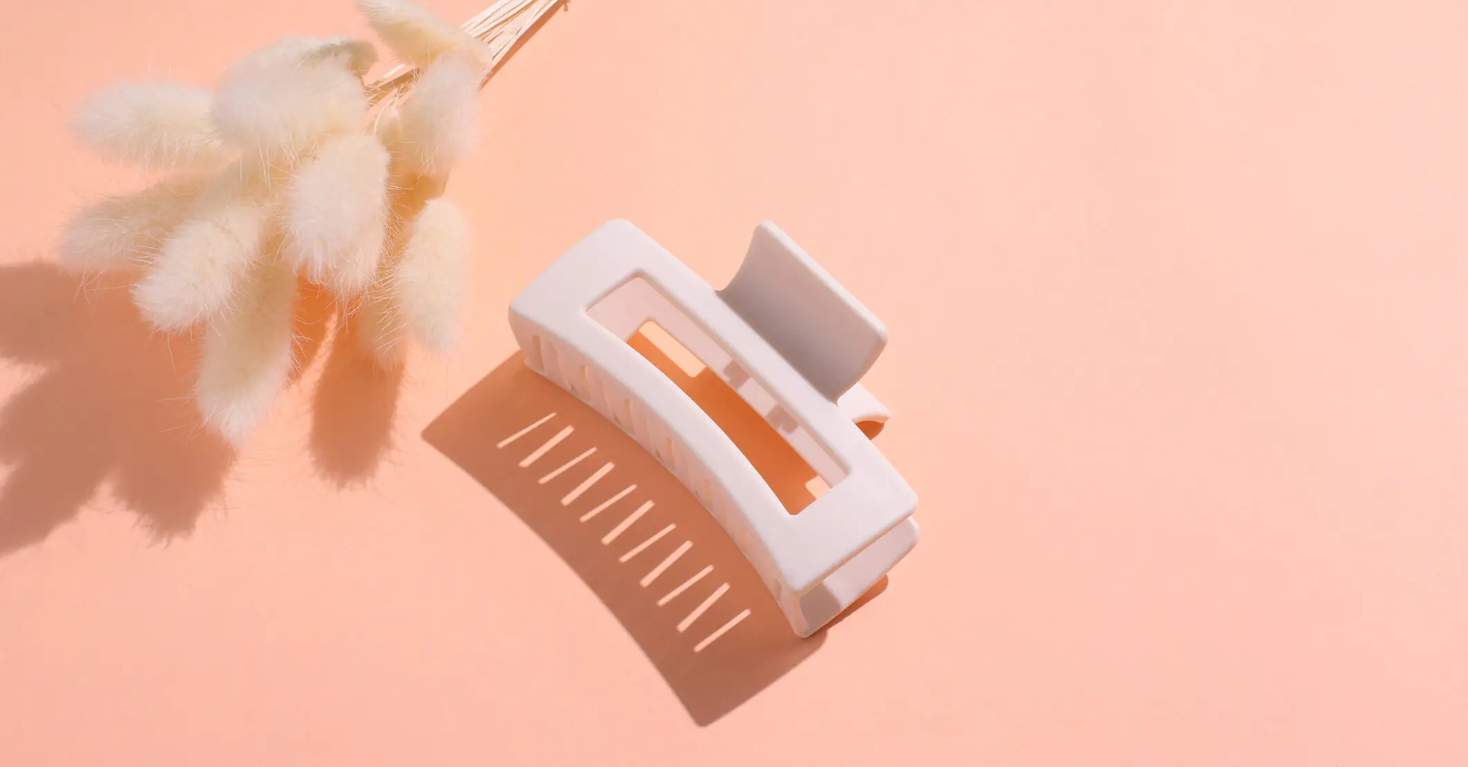 TikToker reveals terrifying reason you should never wear a claw clip in the car