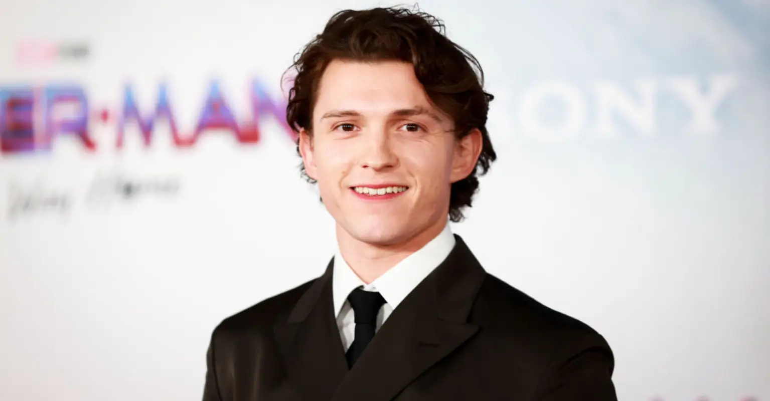 Tom Holland says going sober is 'best thing I've ever done'