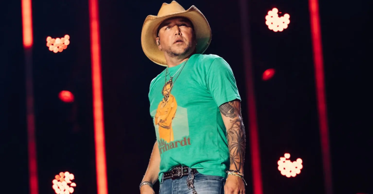 Country star Jason Aldean worries fans after rushing off stage mid-song and ending show early due to heat stroke