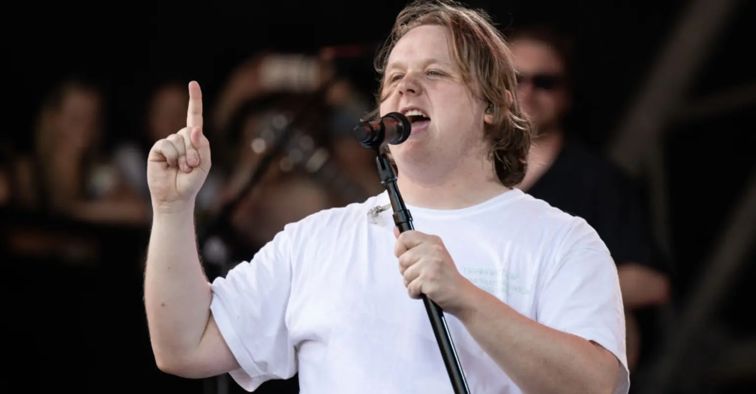 Lewis Capaldi heartbreakingly admits he spends 'most of the time hating himself' while writing songs