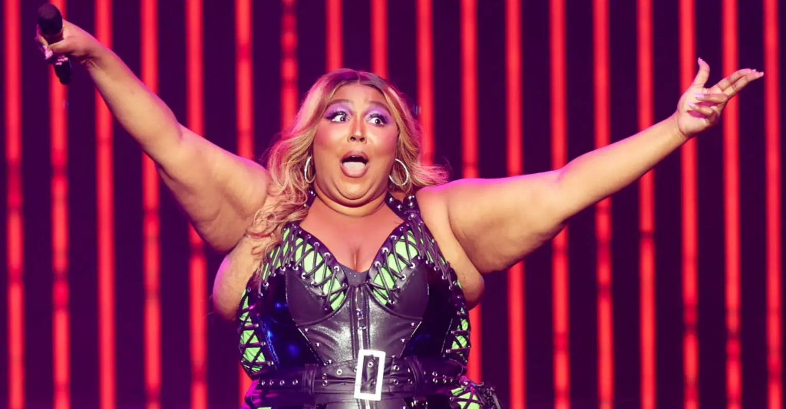 Lizzo invites young fan on stage after learning she was being bullied