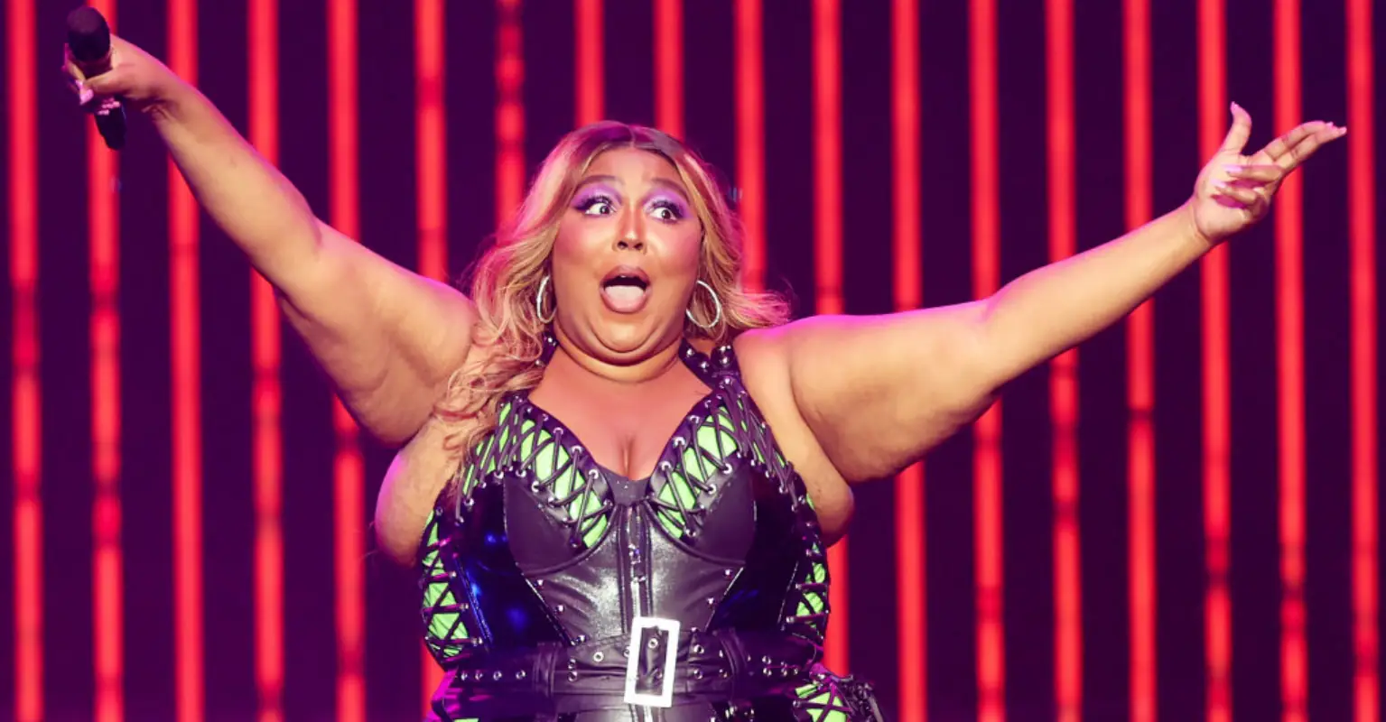 Lizzo invites young fan on stage after learning she was being bullied
