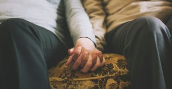 Man proposes to high school sweetheart after rekindling romance 60 years later