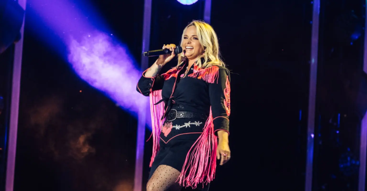 Miranda Lambert appears to respond to backlash after calling out fans for taking selfies