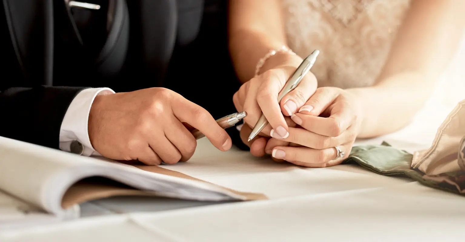 People are urging bride to divorce new husband after 'red flag' prank: 'Divorce him. Now.'