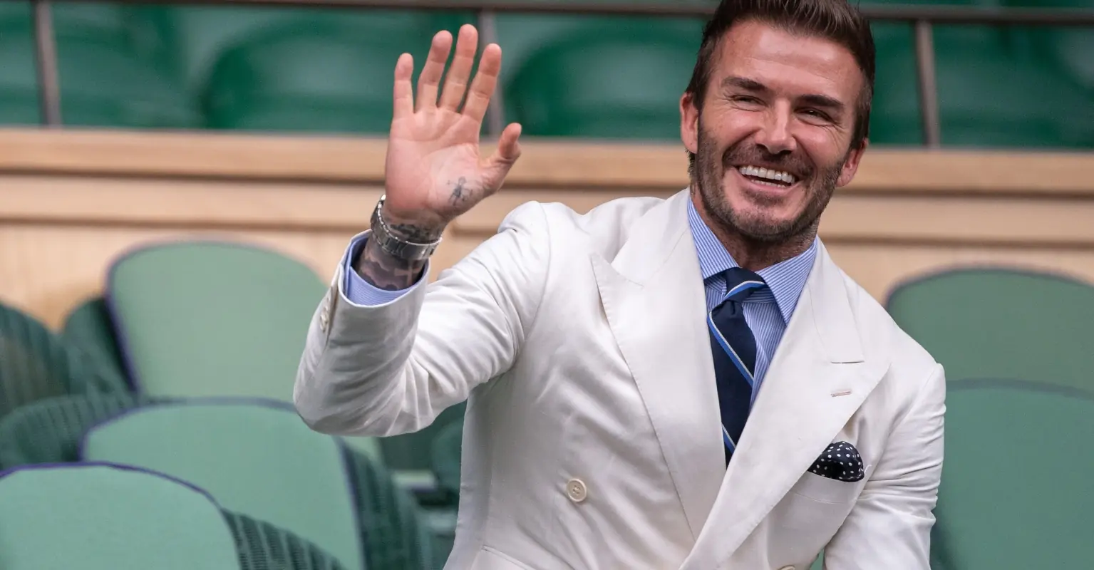 Fans think they've spotted a nude David Beckham in the background of Victoria's gym photo