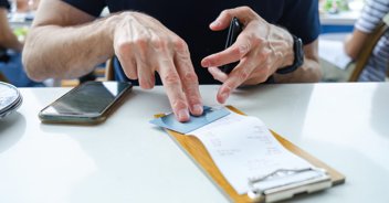 Diner shocked to discover $15 'you're an a**hole' charge on bill