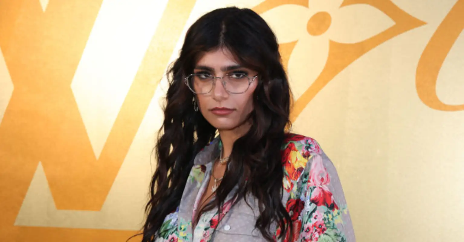 Mia Khalifa left in tears after fan’s girlfriend made vile joke about her adult film career