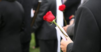 'Bachelorette' contestant Josh Seiter dies aged 36