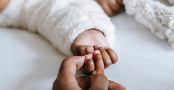 One-year-old tragically dies after distracted driver allegedly forgot her in daycare van for hours