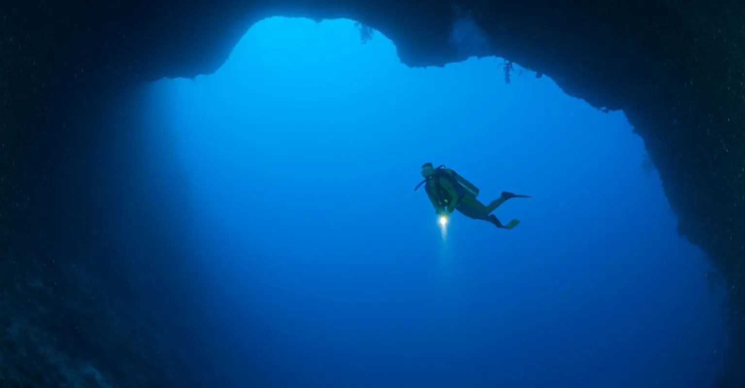 Divers finally reach the bottom of 407ft-deep hole in ocean