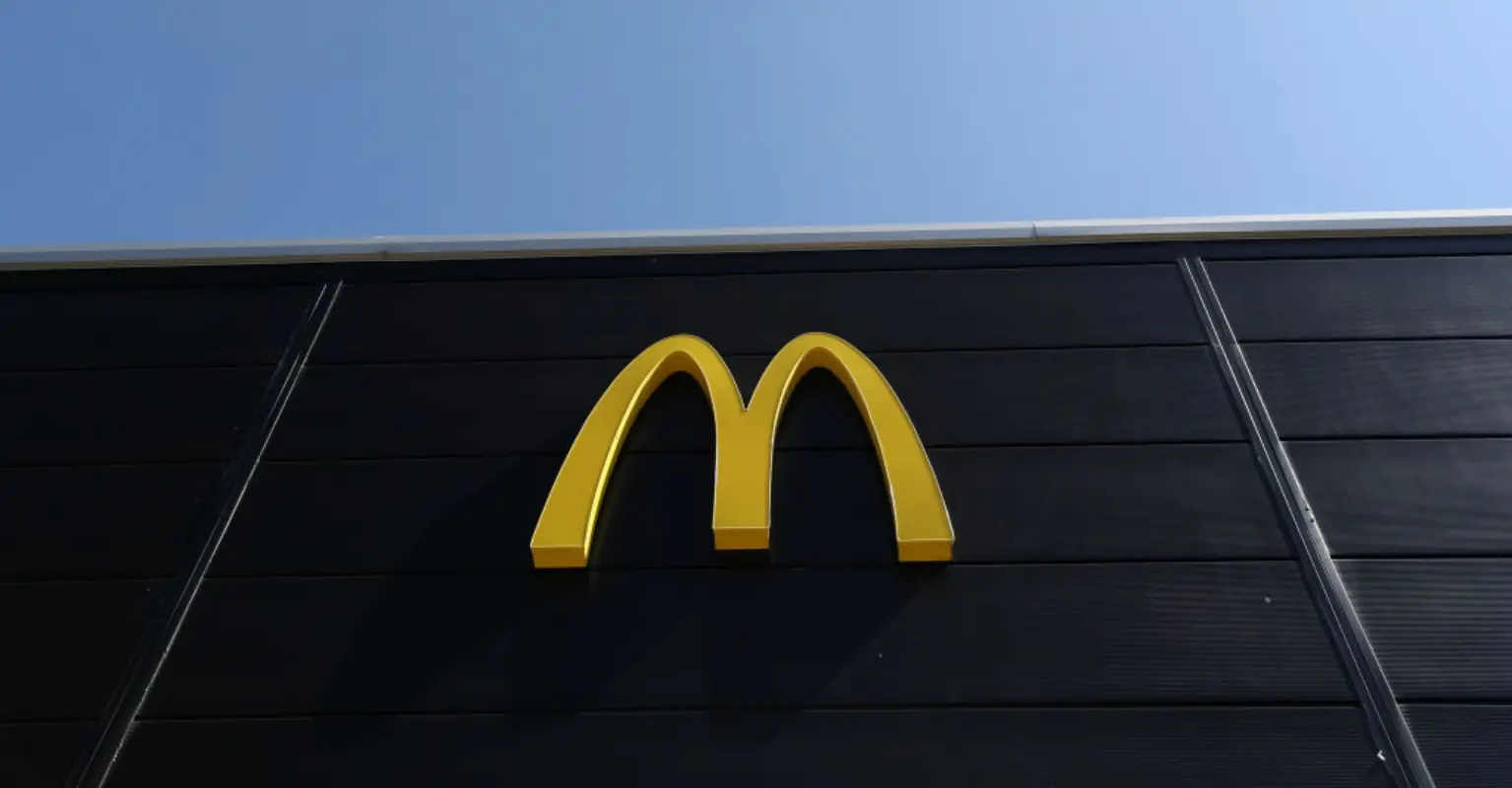 Girl, 16, killed in fight over McDonald's sweet and sour sauce