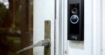 Boy, 5, rings doorbell to ask for help finding his mom after being dropped off at wrong spot