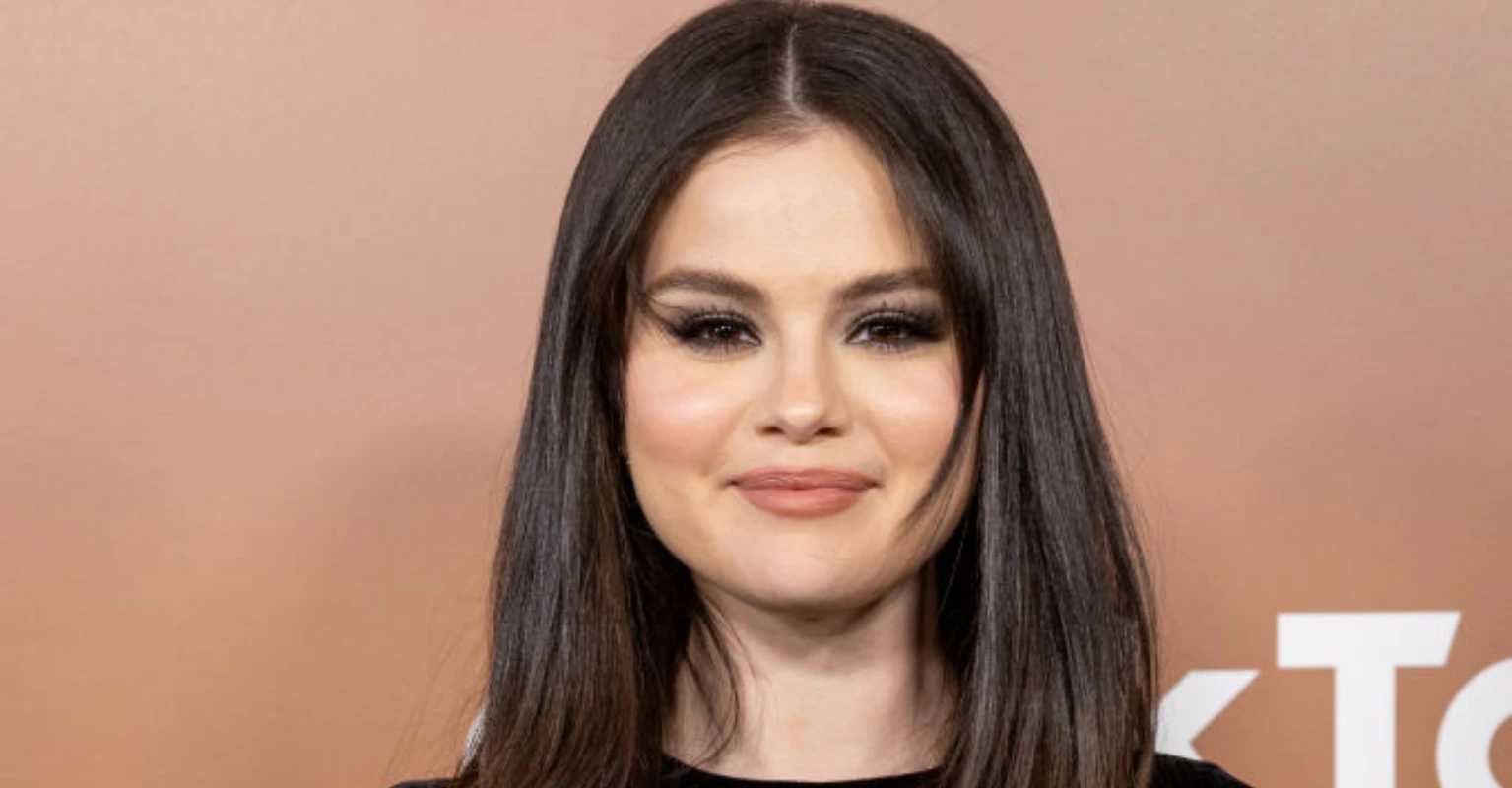 Selena Gomez forced to delete Instagram post after it sparked outrage among furious fans