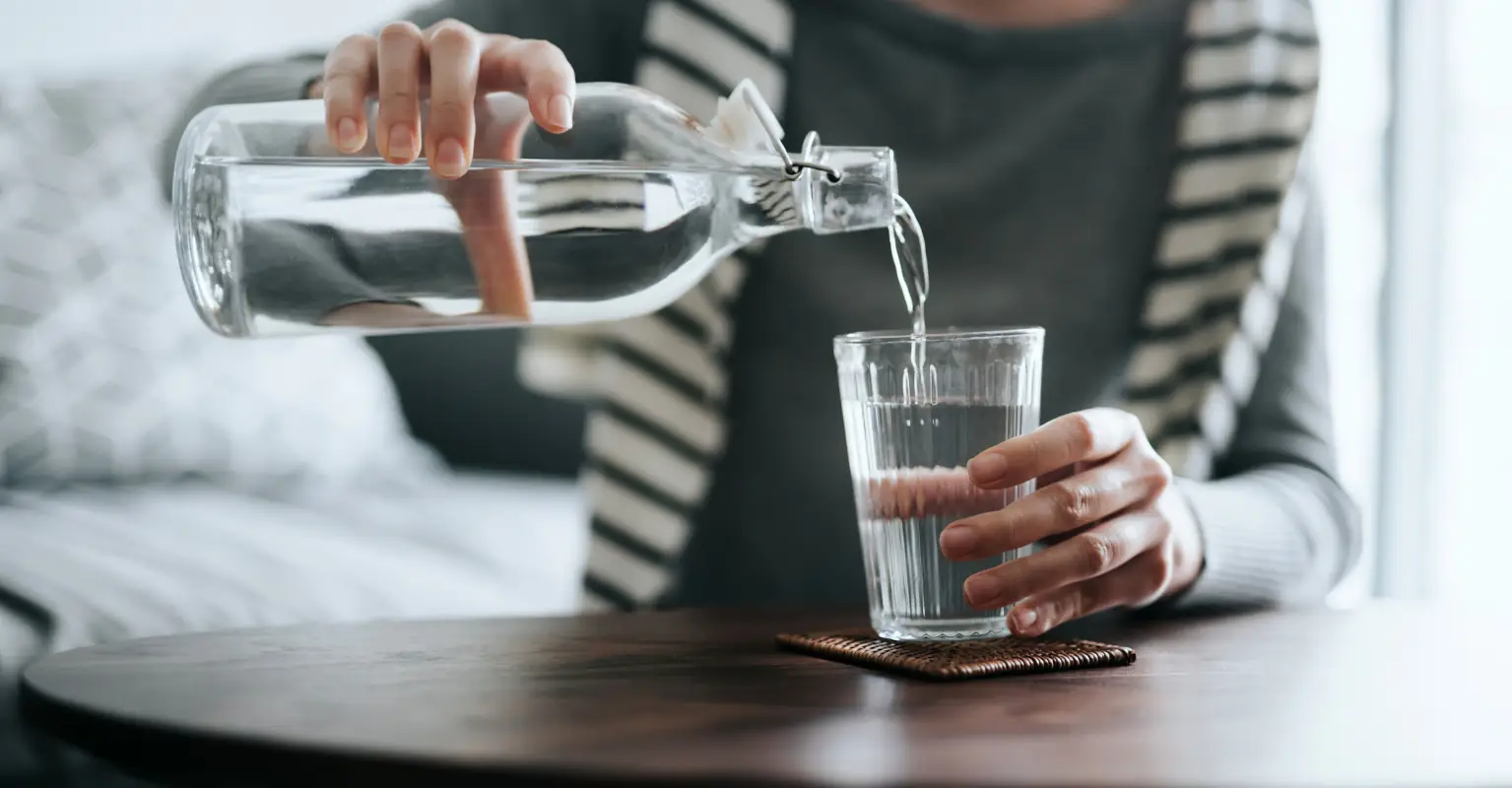 Expert explains how you can drink 'too much' water after mom's tragic death