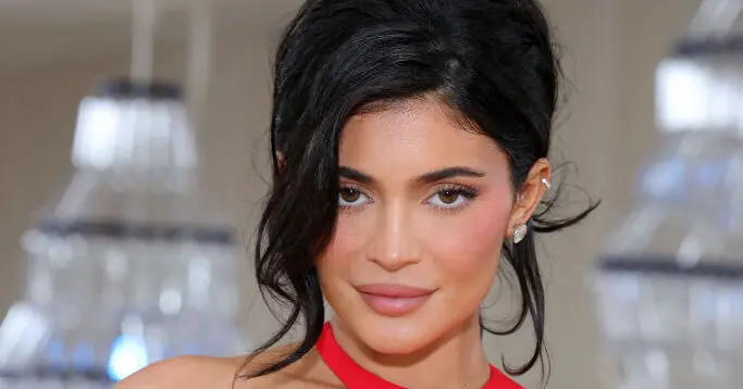 Fans are urging Kylie Jenner to go natural after sharing 'wholesome' makeup-free video