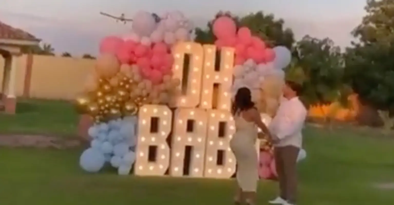 Pilot is tragically killed after extreme gender reveal stunt goes wrong