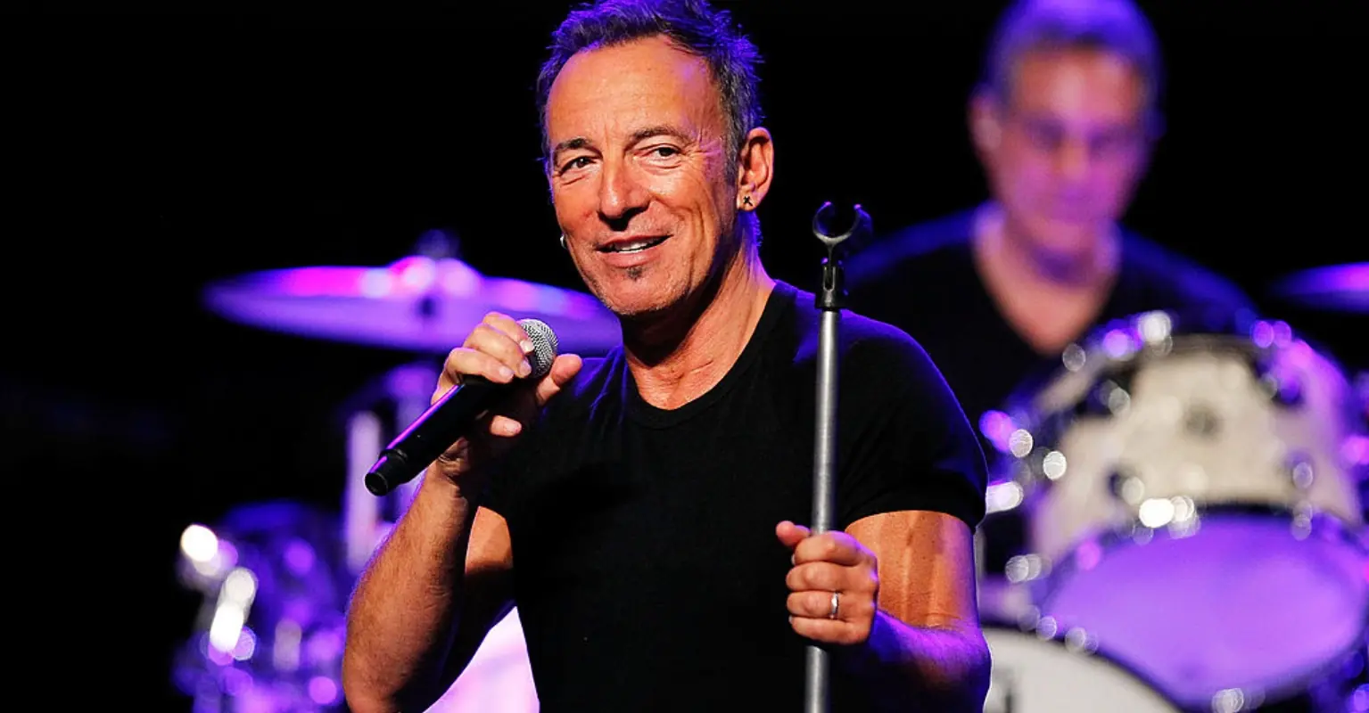 Bruce Springsteen issues sad health update after being forced to postpone tour dates