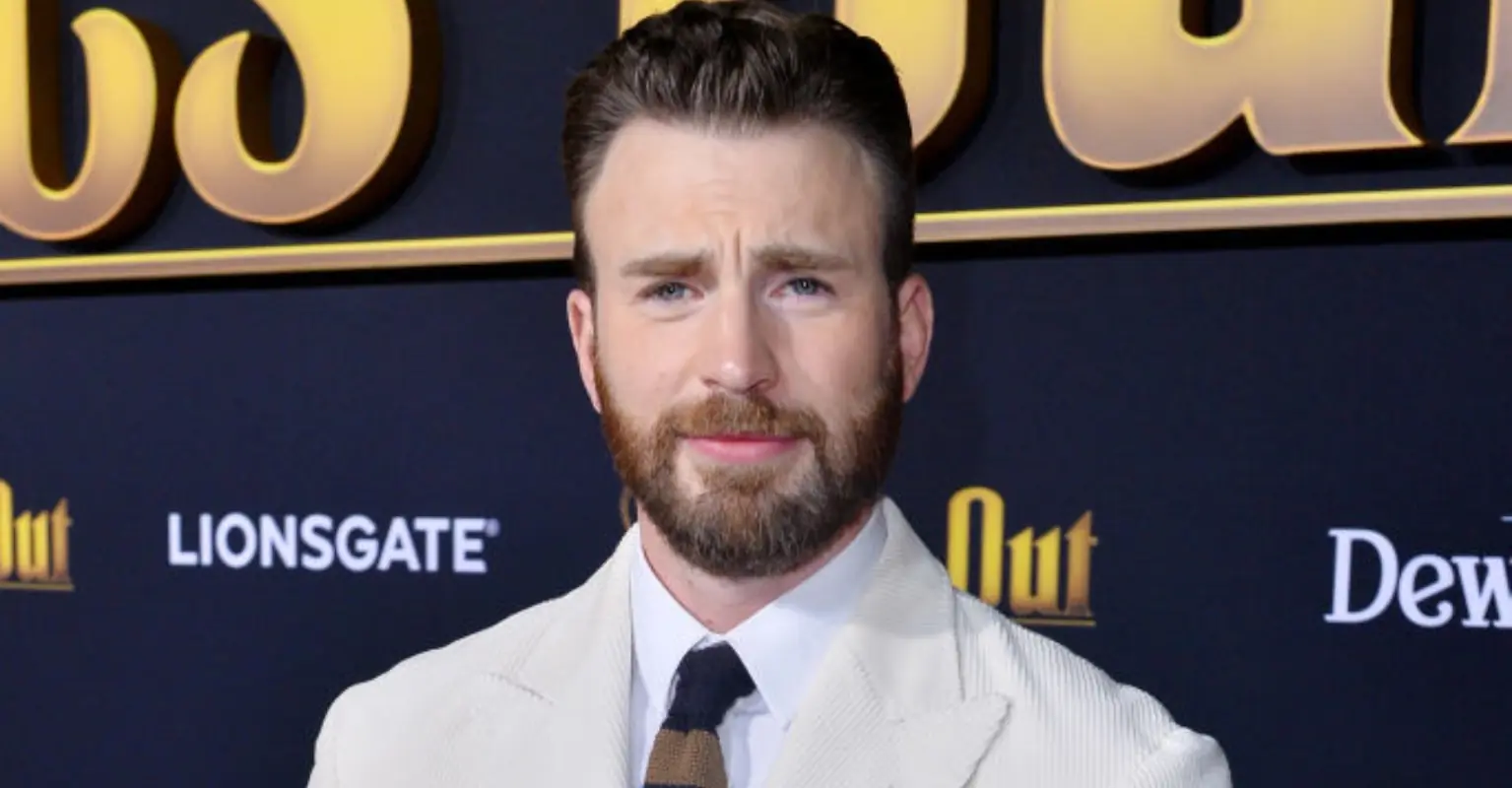 Chris Evans reportedly marries Netflix star Alba Baptista in private ceremony
