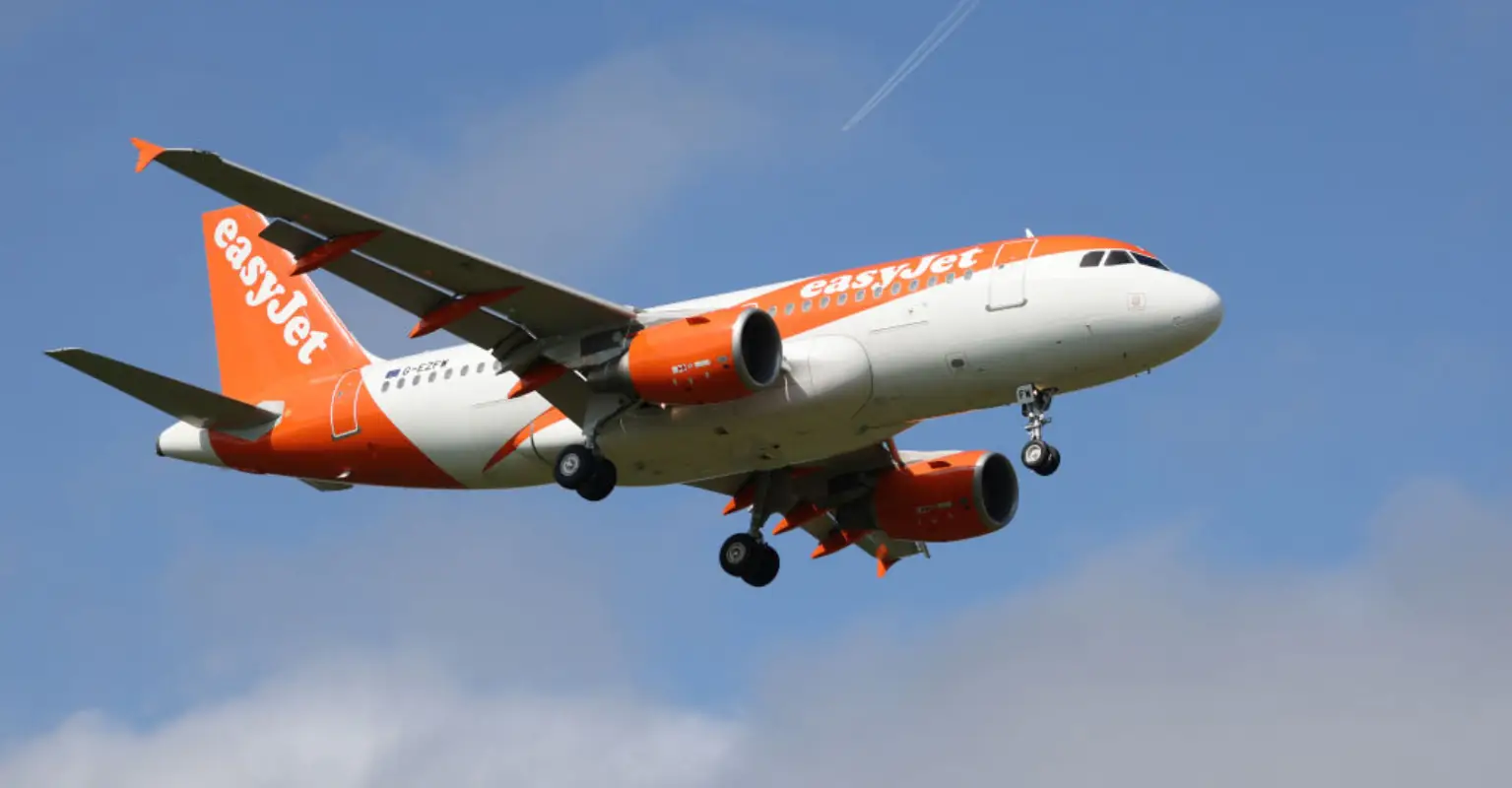 Pregnant mom allegedly kicked off flight after 'asking for help finding overhead space'
