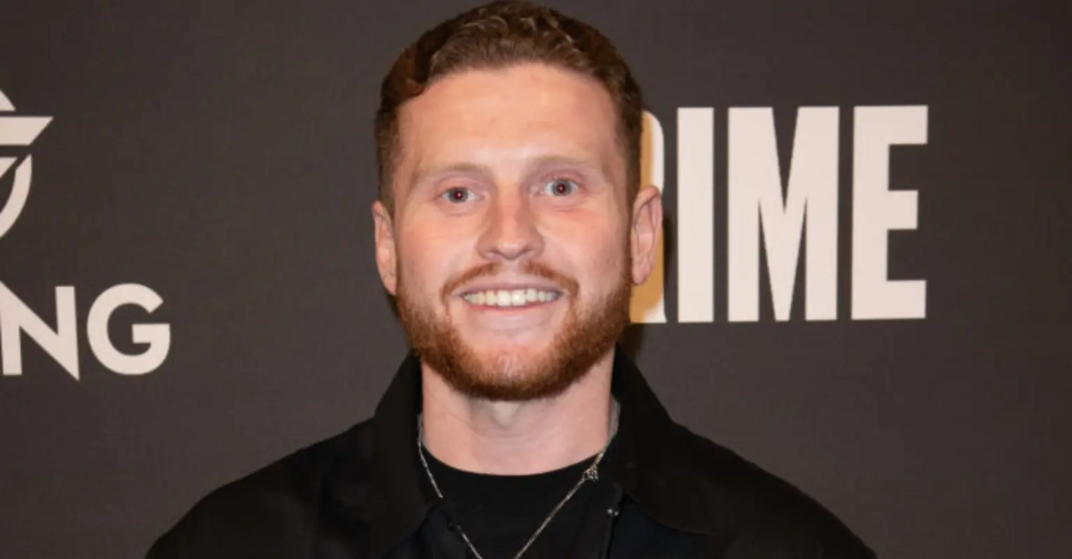 Man sparks debate after telling his girlfriend she should take his surname when they get married