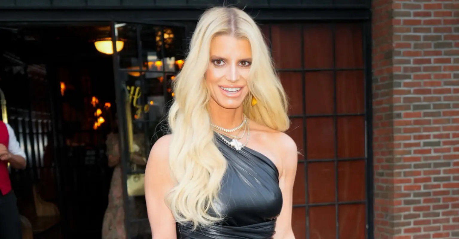 Jessica Simpson admits she had secret fling with 'megastar' who was in a relationship