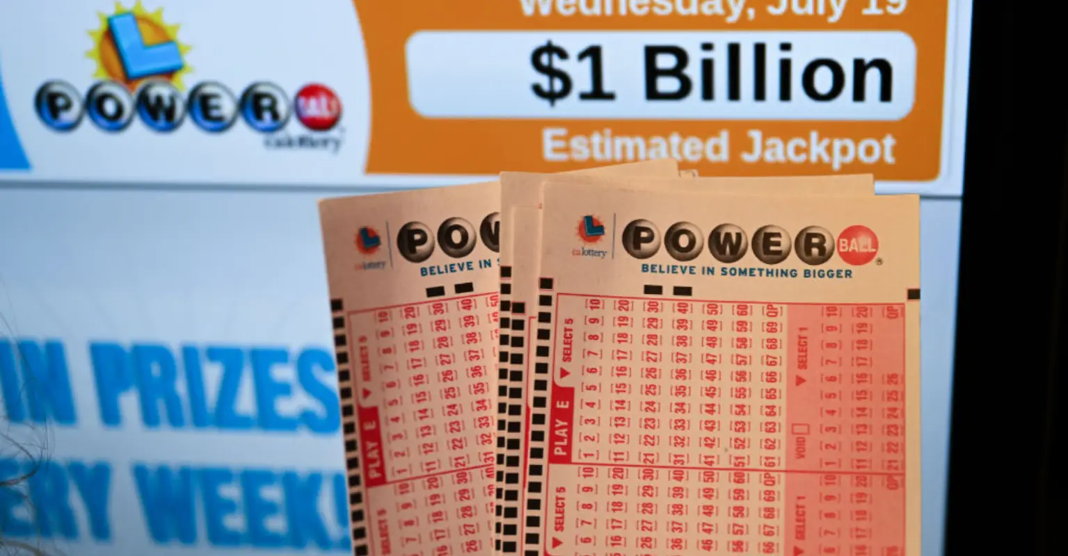 $2 billion Powerball jackpot winner made 'terrible' purchases with prize money, financial expert says
