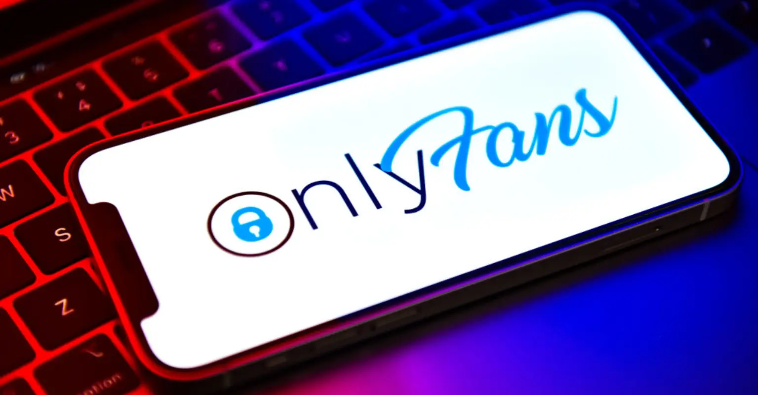 Woman gets revenge on childhood bully as their dad signs up to her OnlyFans