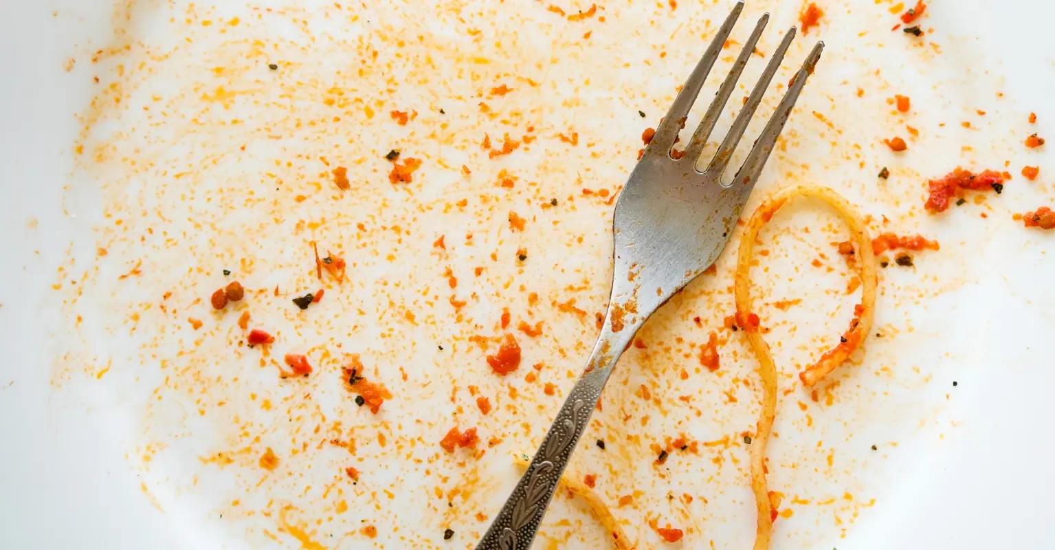 Doctor issues warning as 20-year-old dies after eating reheated pasta dish