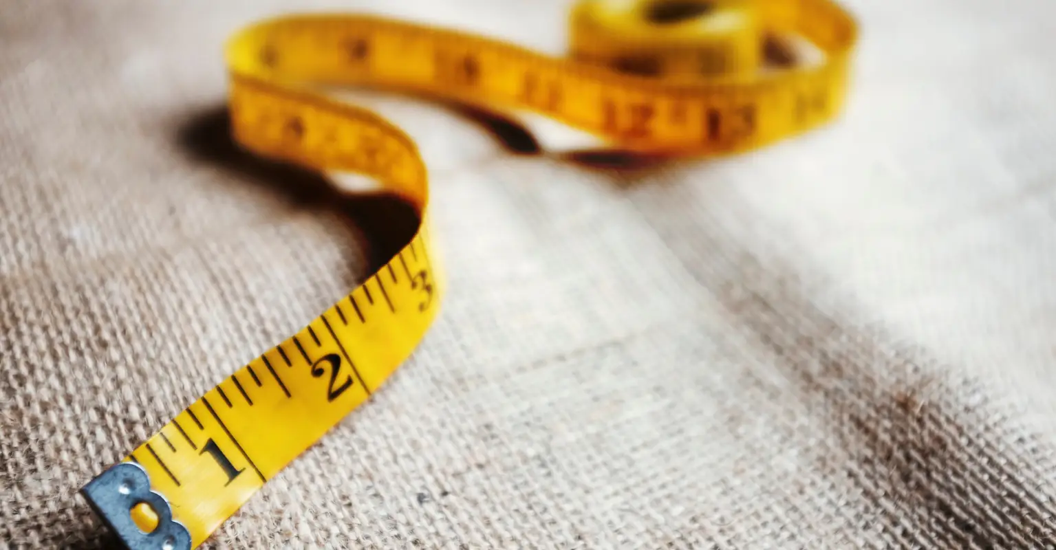 Woman leaves people amazed with her incredibly long torso