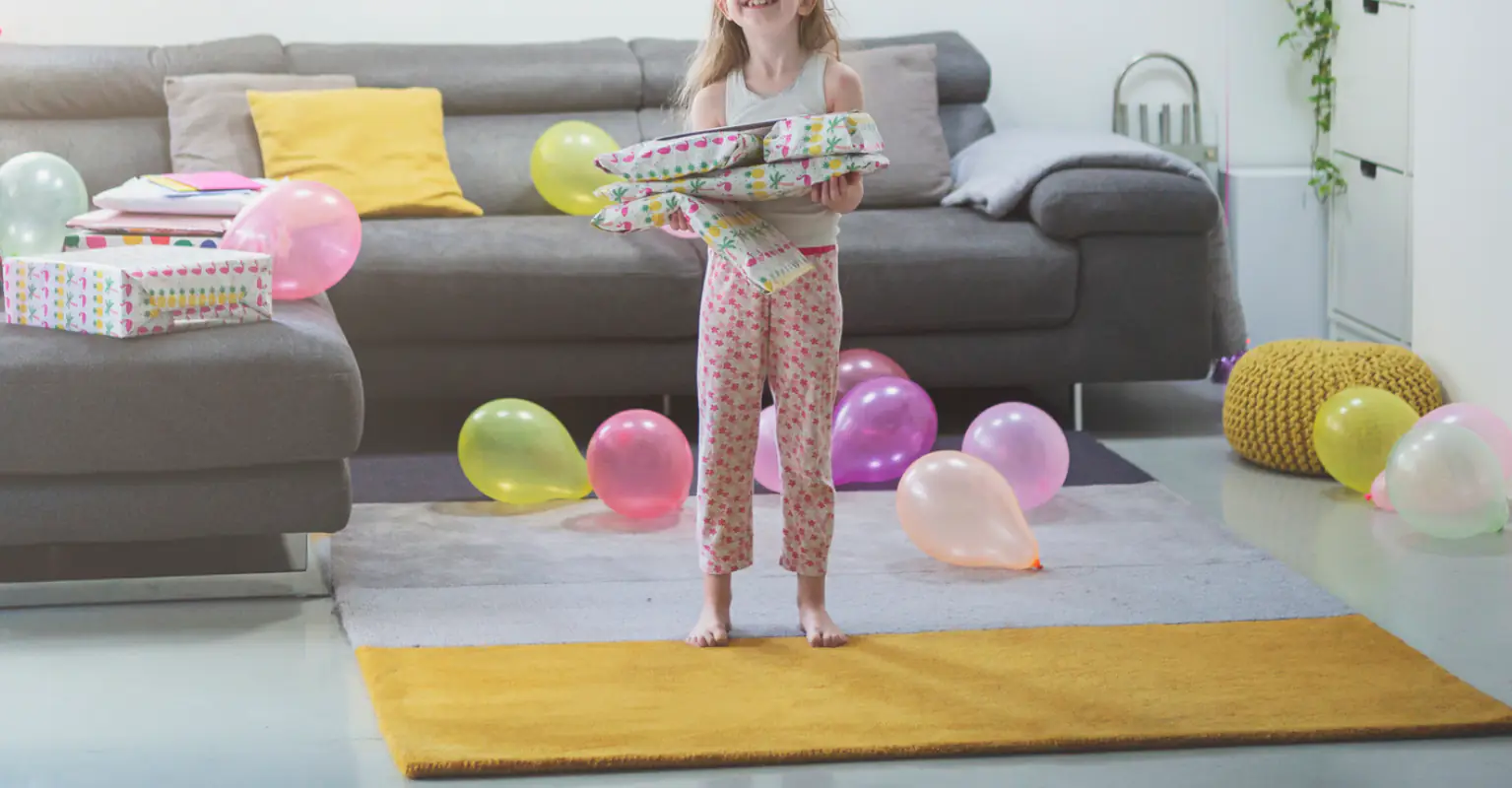 Mom issues warning after 7-year-old daughter dies after playing with her own birthday balloons