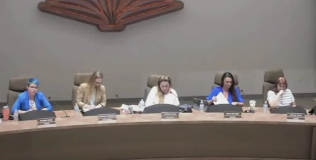 size-large wp-image-1263232460