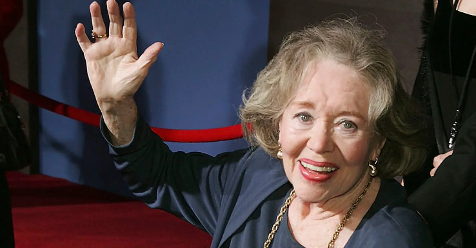 'Mary Poppins' star Glynis Johns celebrates 100th birthday