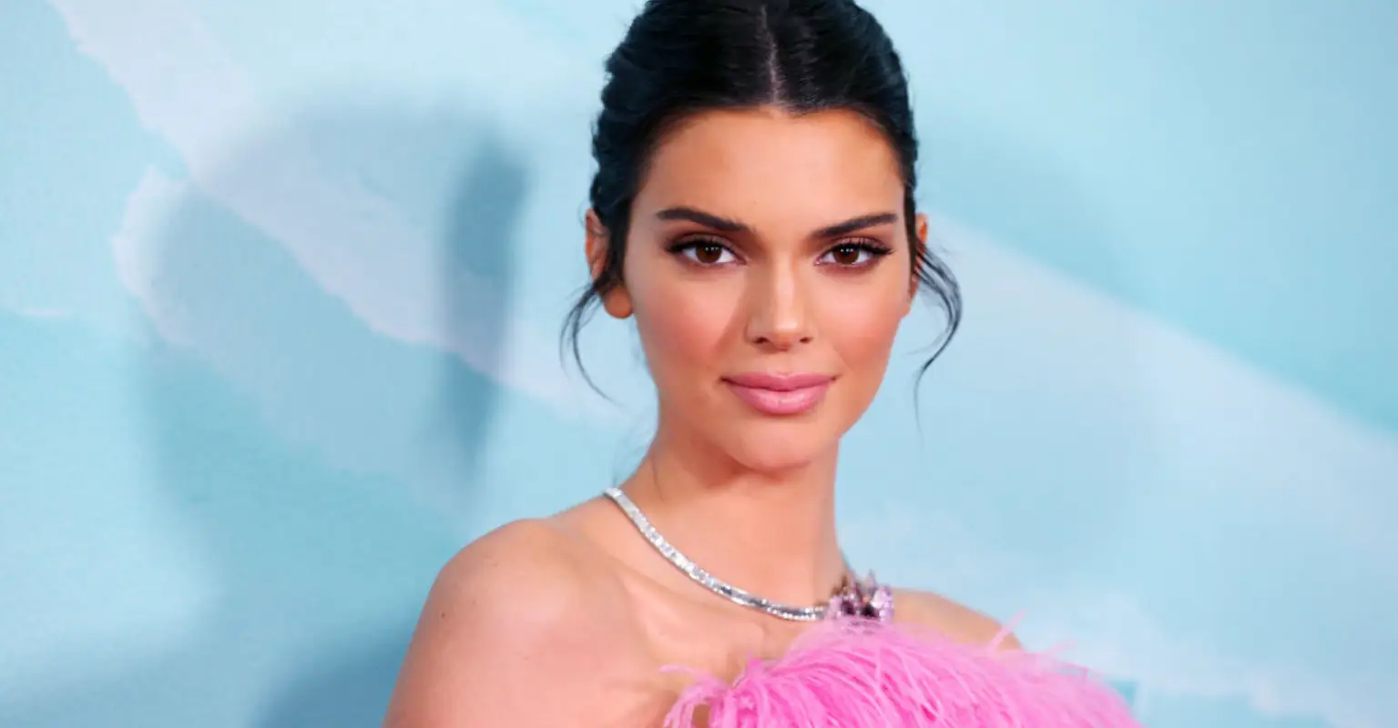 Woman asks tattoo artist for Kendall Jenner's inside lip tattoo but it goes horribly wrong
