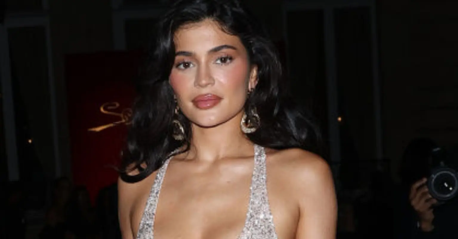 Fans are baffled by Kylie Jenner's 'shoes' at Paris Fashion Week