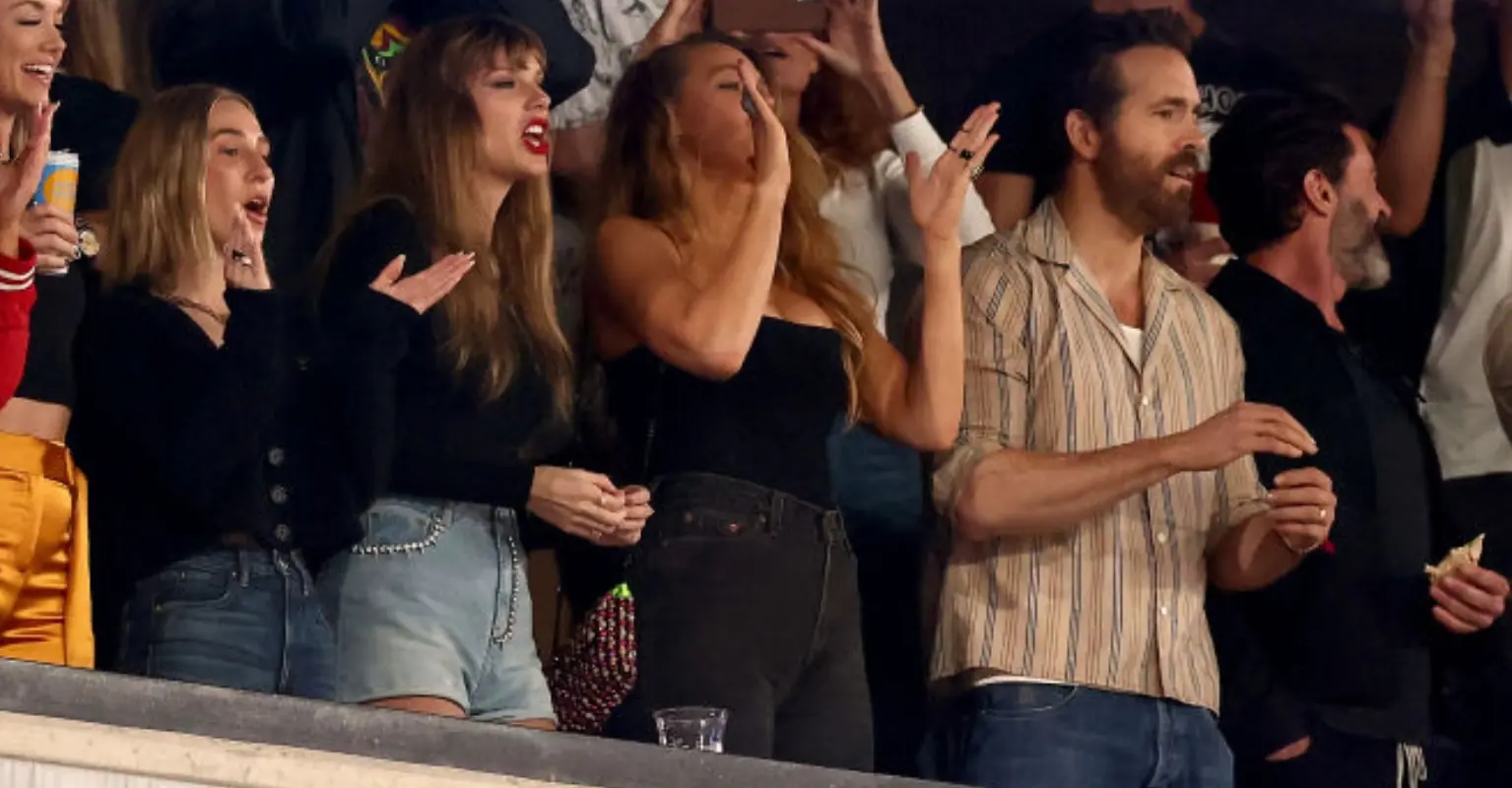 Taylor Swift watches Chiefs game with Travis Kelce’s mom, Sophie Turner, Ryan Reynolds, and Hugh Jackman