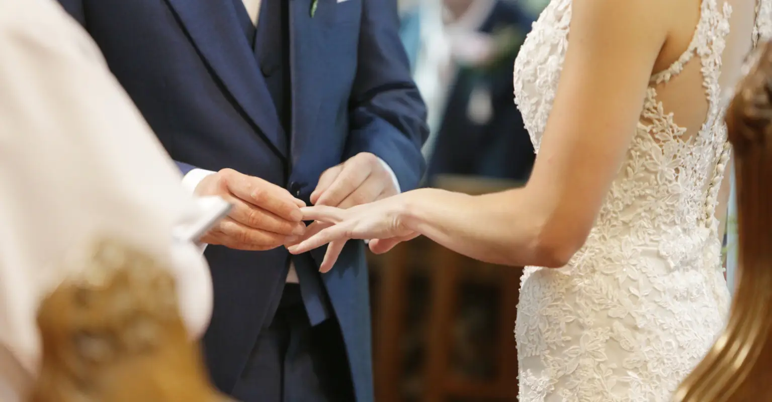 Bride and groom praised for breaking wedding tradition with 'man of honor' and 'best woman'