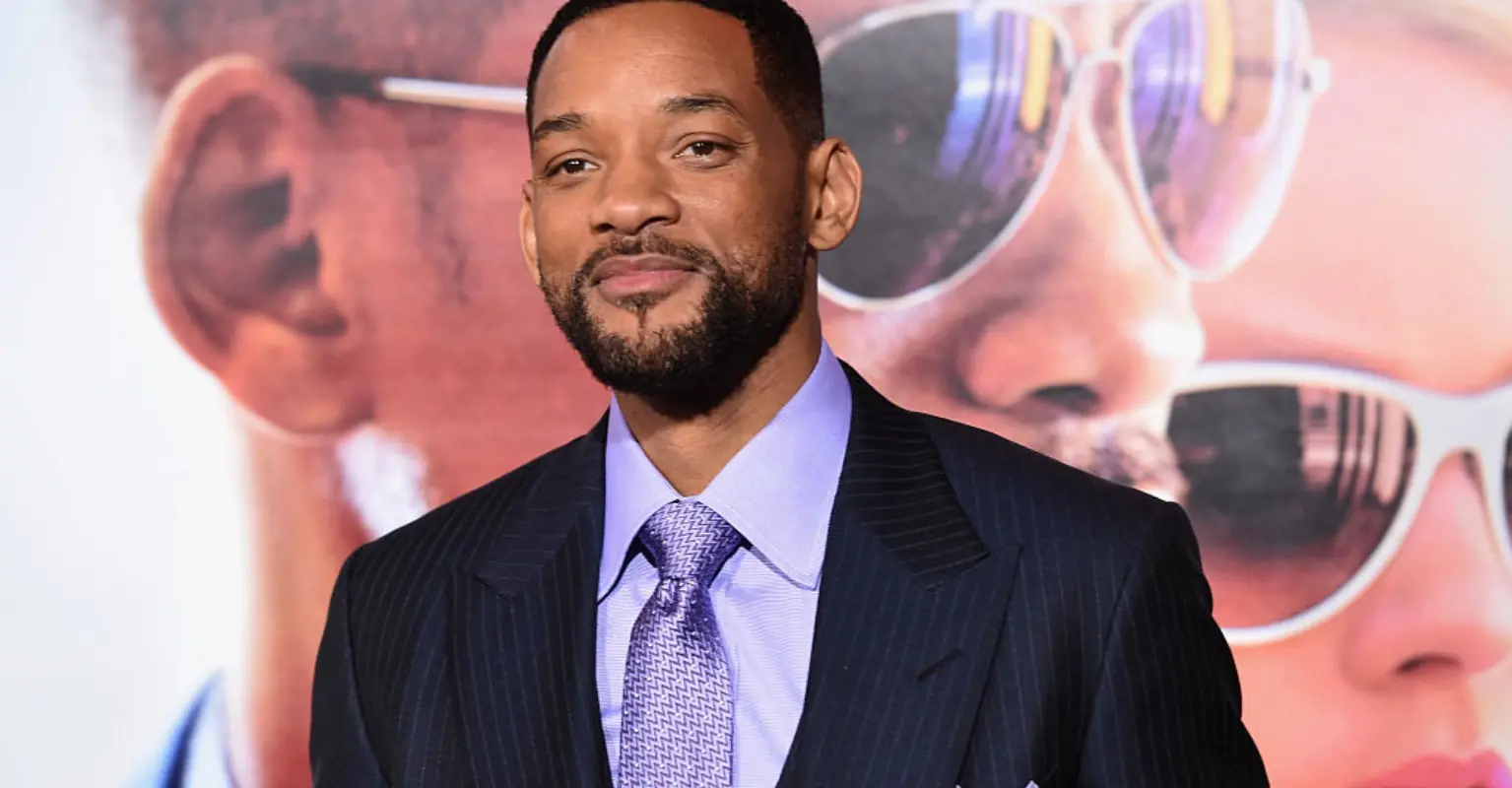 Will Smith surprises Jada Pinkett Smith on stage to declare love for her