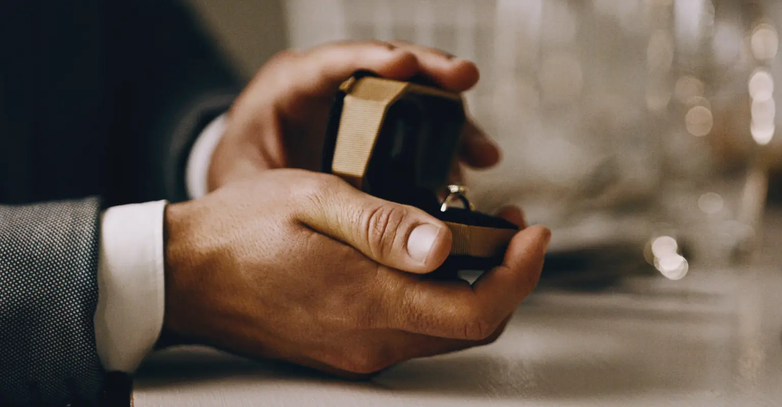 Mom accidentally ruins video of son's proposal by turning the camera on herself instead