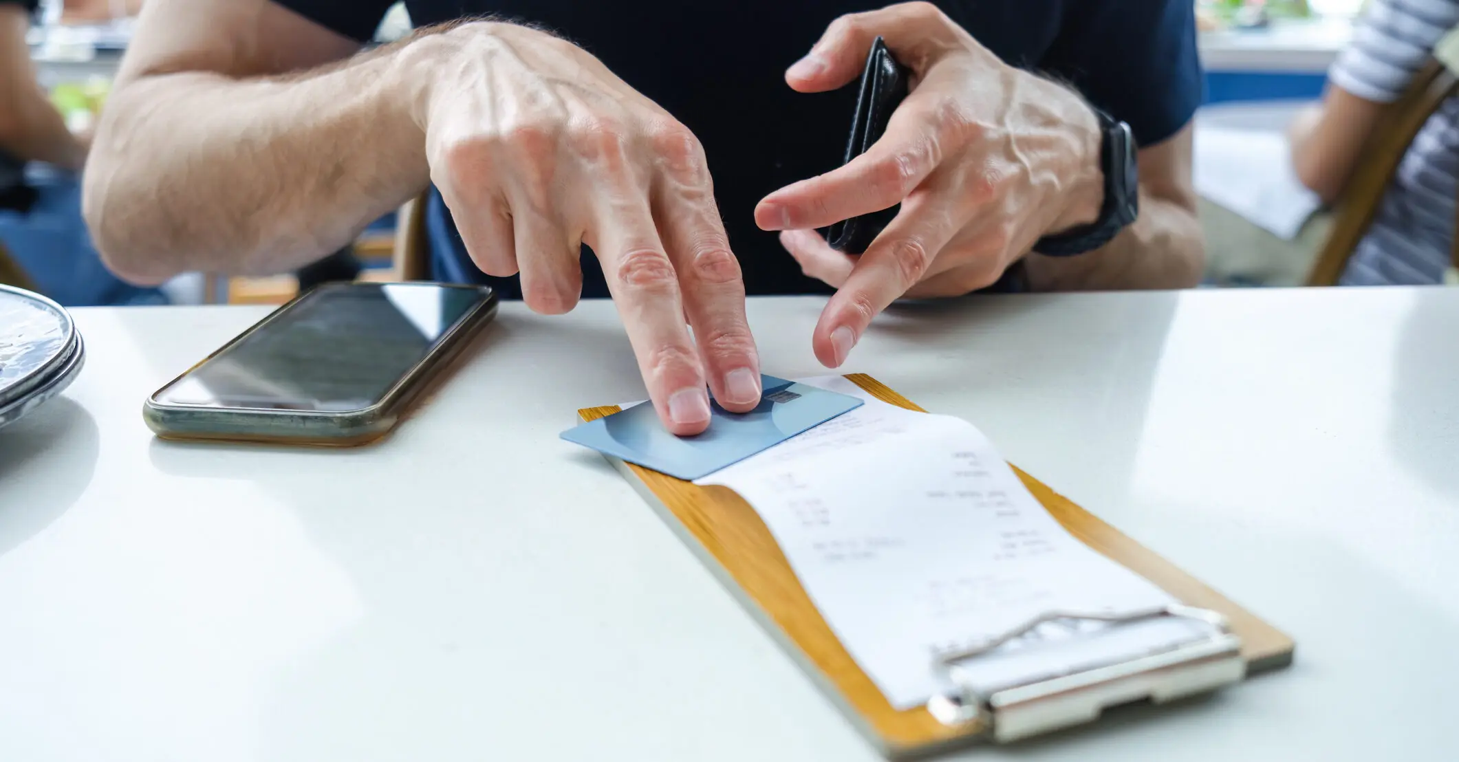 Diners promise to 'lower their tips' after waitress shares jaw-dropping earnings for three-hour shift