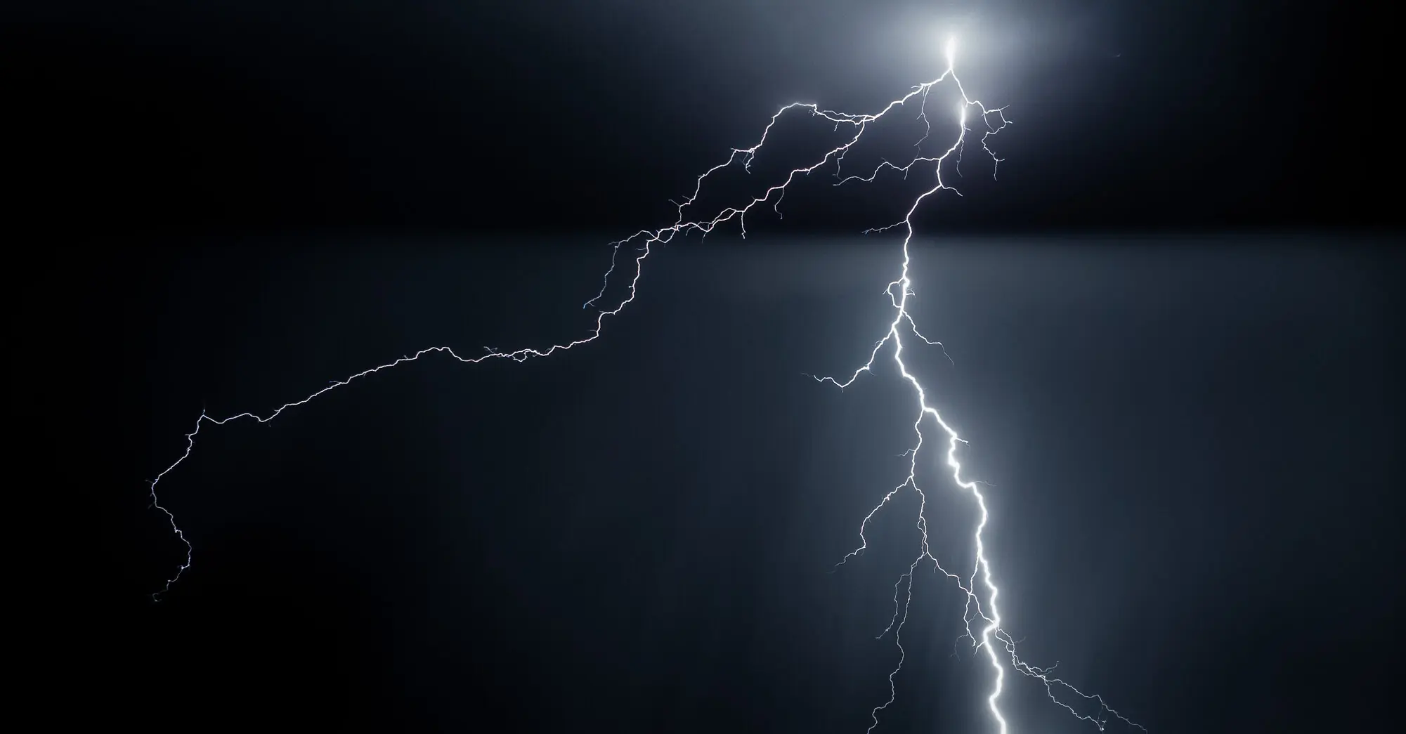 Chilling video captures tour guide's final moments before being killed by lightning strike
