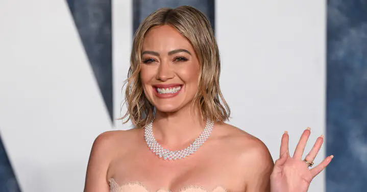 Hilary Duff shares NSFW birthday card her 5-year-old daughter picked out for her