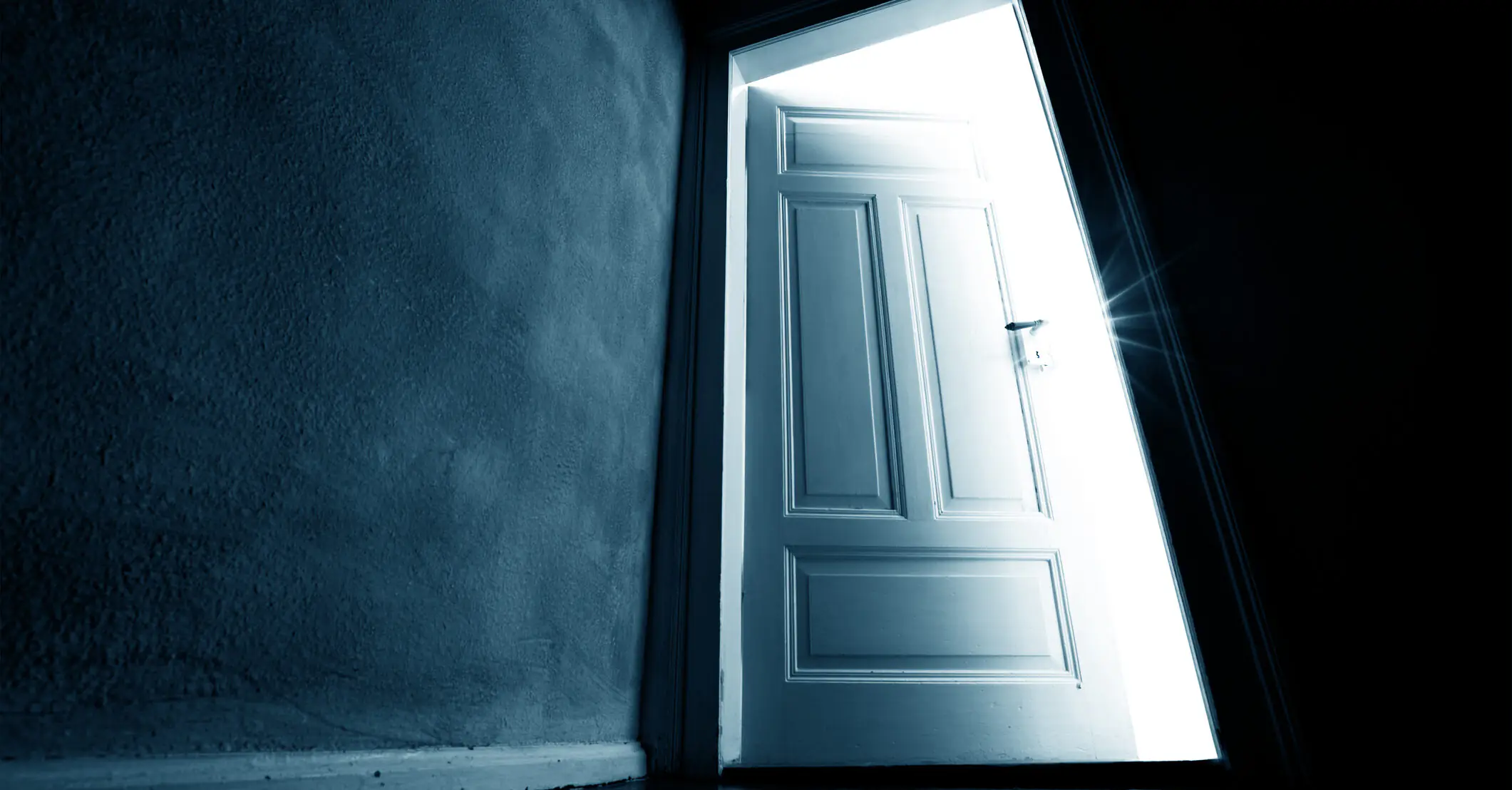 Woman told to 'move out' and 'call the police' after finding creepy hidden room in her house