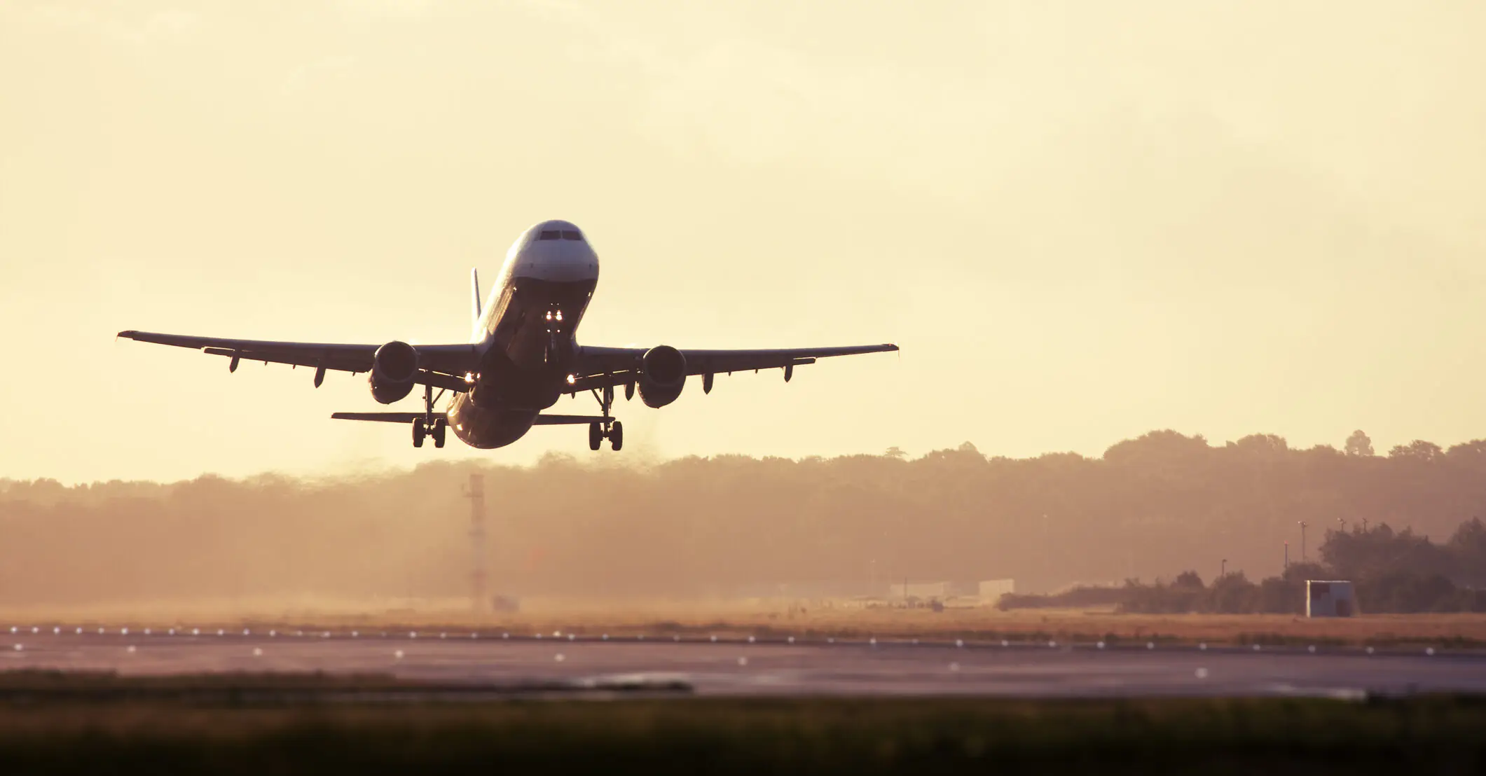 Woman commutes to her internship by plane every week because it's cheaper than renting