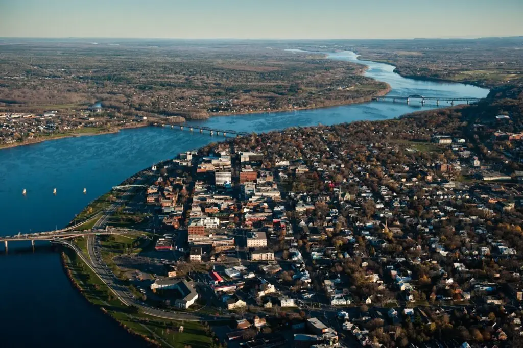 wp-image-1263236324 size-large